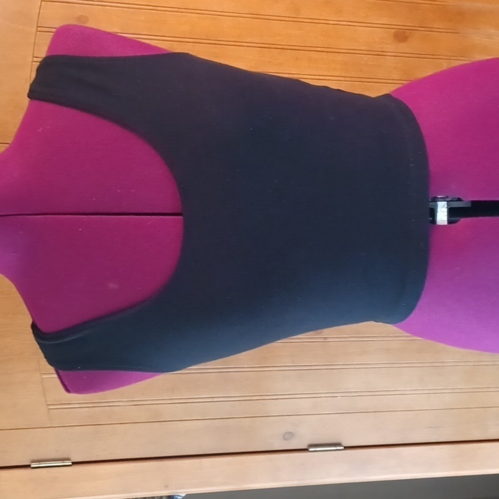 Melville Black Sleeveless Crop Top